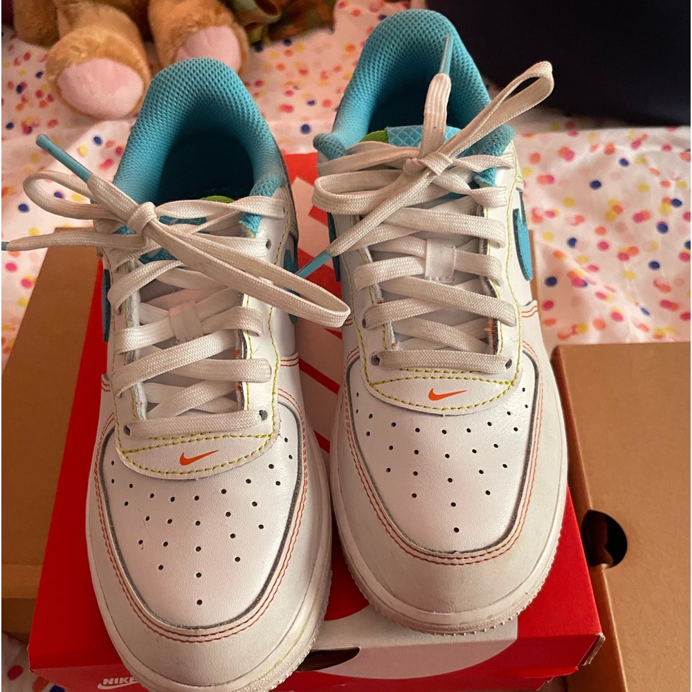 Kids size 2.5 Air Force One sneakers